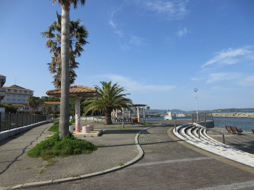 わたかの島海岸沿い