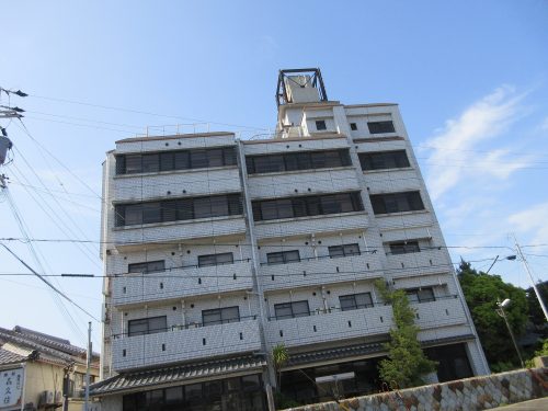 渡鹿野島廃旅館